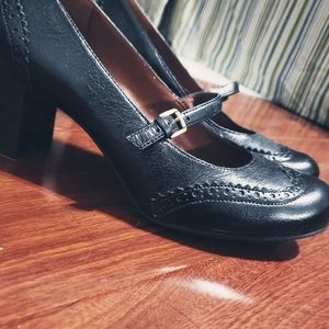 Naturalizer dress shoes